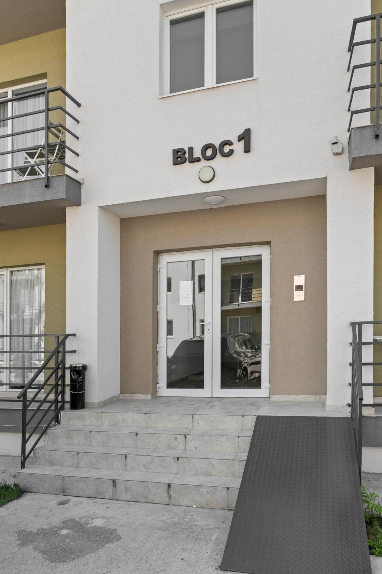 My Home Is Your Home Bucharest Exterior photo